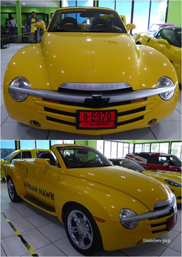 seiten und frontansicht gelber Chevrolet cabrio