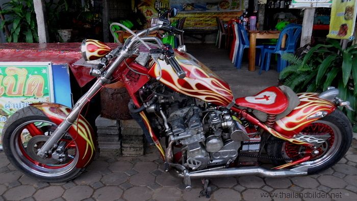 air brush motorrad mit flammendeco