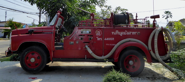 Altes feuerwehrauto Toyota